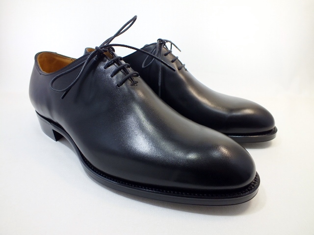 ここぞという時のホールカット 『 革靴で足元を魅力的に』：名古屋の紳士靴店「Avanti （アバンティ）」